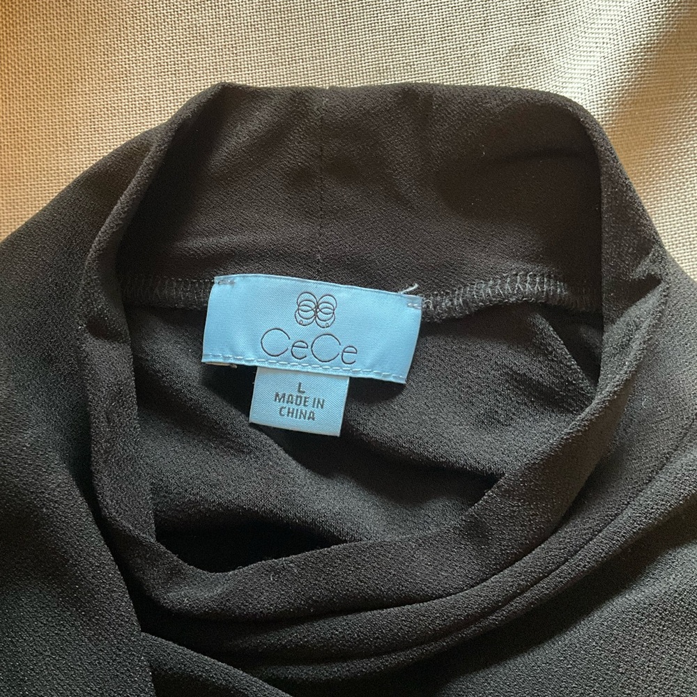 CeCe Blouse - Size L - Picture 4 of 4